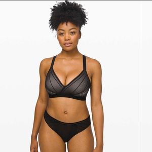 Lululemon Awake to Lace Bra Black / Barely Beige size 34C